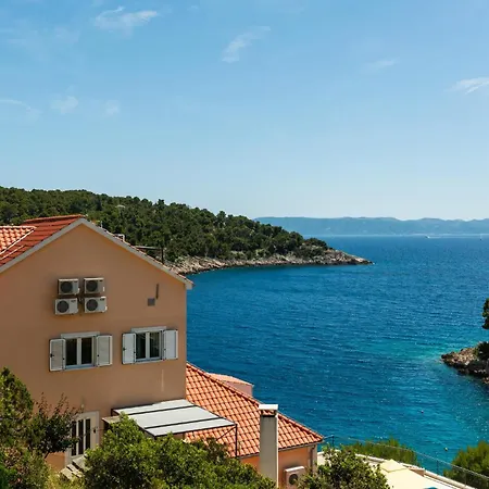 Beautiful In With House Sea View *
